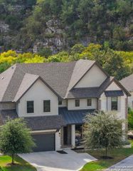 17506 Hillsedge Rd, San Antonio, TX 78257