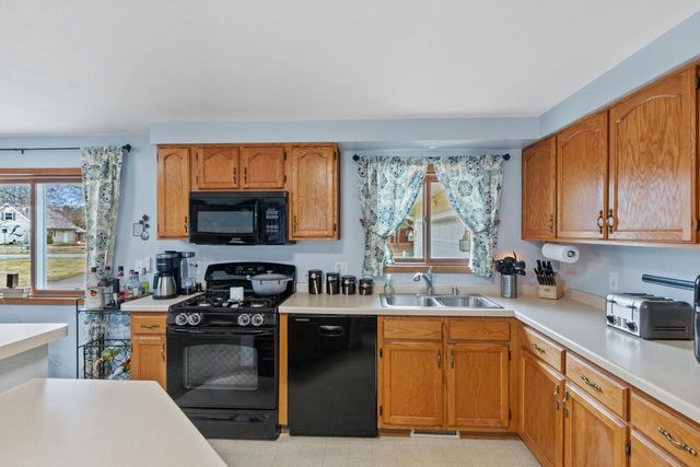 936 Sussex COURT, Nekoosa, WI 54457