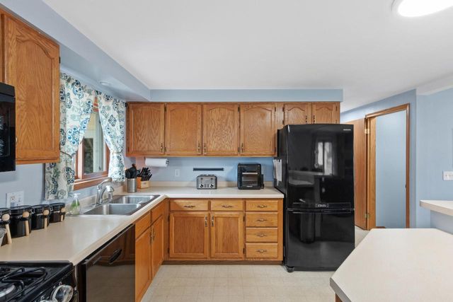 936 Sussex COURT, Nekoosa, WI 54457
