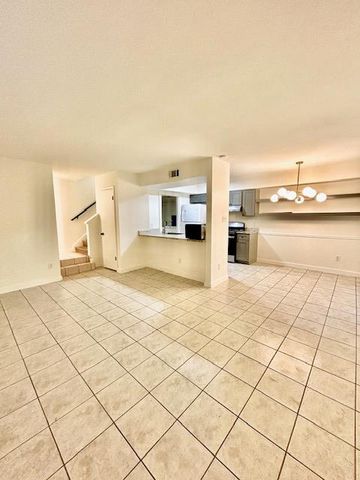 5903 Cougar DR D, Austin, TX 78745