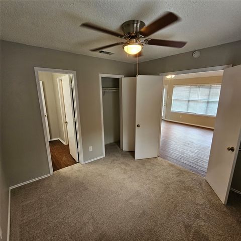 1205 Old Barn Lane, Mesquite, TX 75149