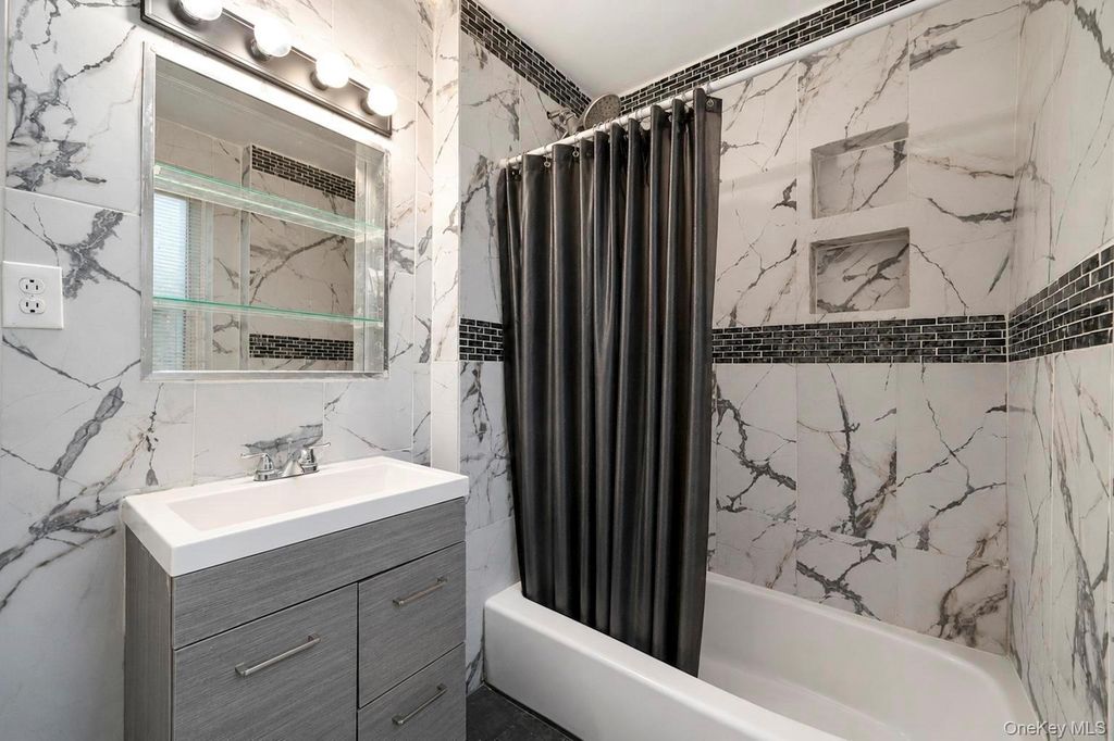 212 Edwards Place, Yonkers, NY 10703 — photo 5