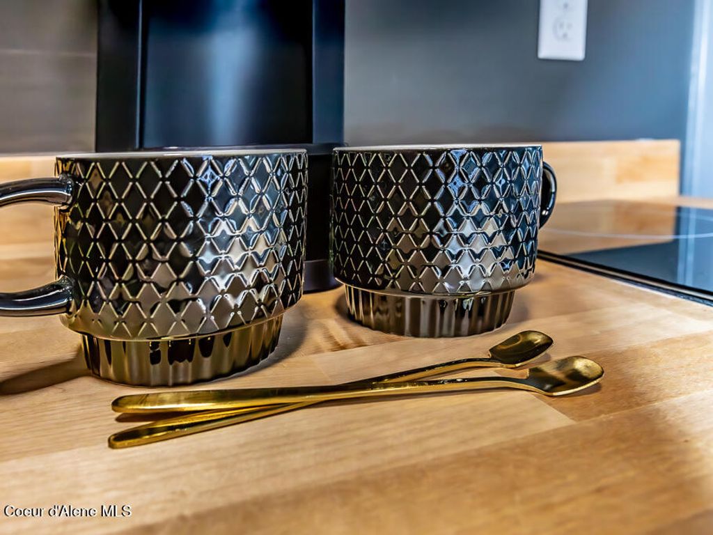 219 E Coeur d'Alene Lake Dr, Coeur d'Alene, ID 83814 photo 34