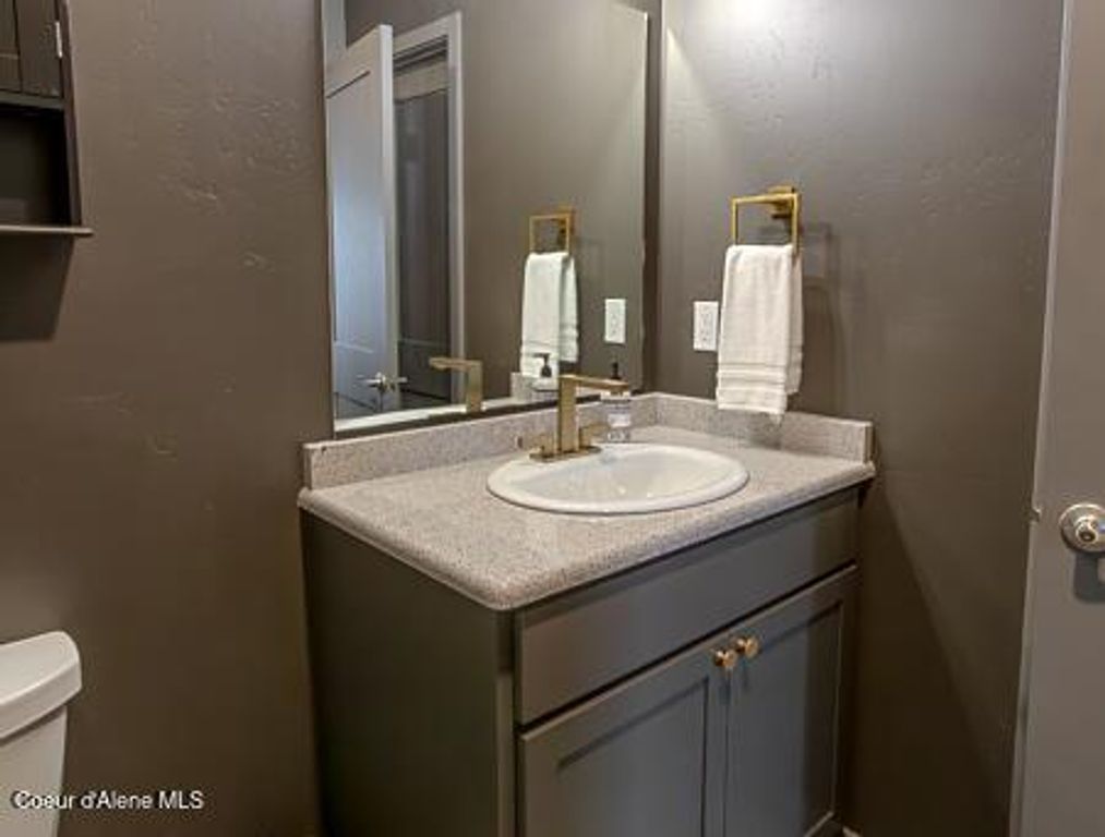 219 E Coeur d'Alene Lake Dr, Coeur d'Alene, ID 83814 photo 35