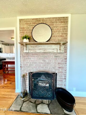 105 Lowry Lane, Bristol, TN 37620