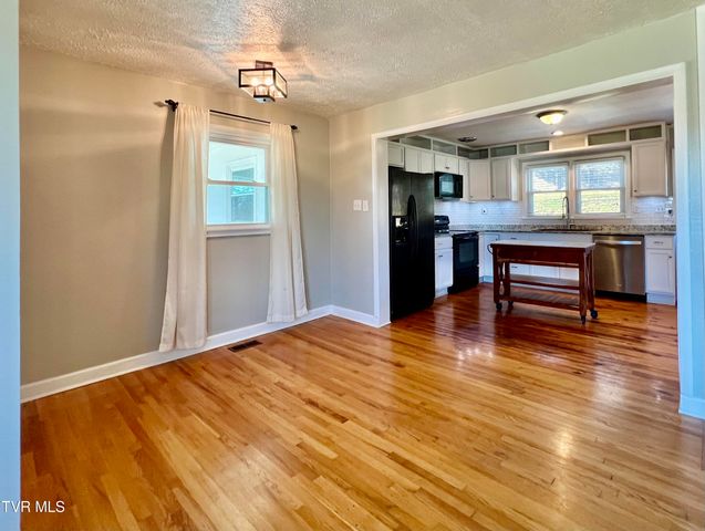 105 Lowry Lane, Bristol, TN 37620