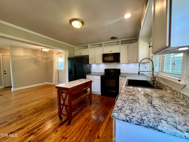 105 Lowry Lane, Bristol, TN 37620