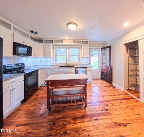 105 Lowry Lane, Bristol, TN 37620