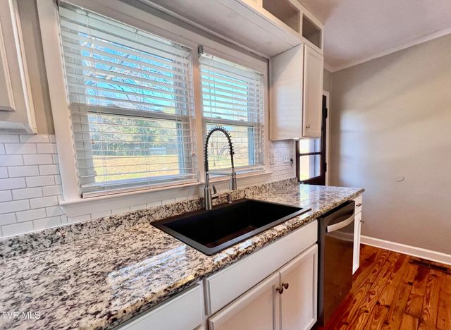 105 Lowry Lane, Bristol, TN 37620