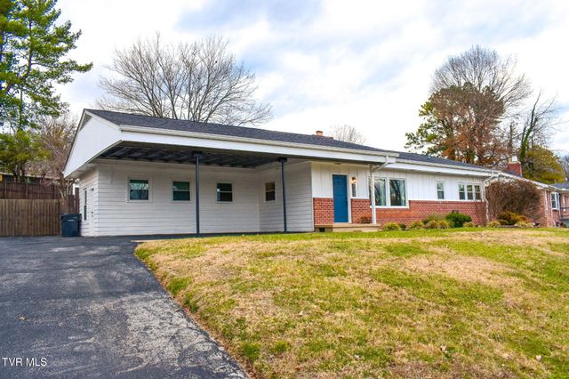 105 Lowry Lane, Bristol, TN 37620