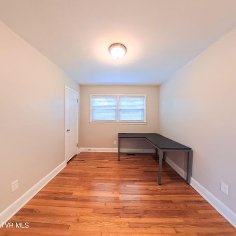 105 Lowry Lane, Bristol, TN 37620