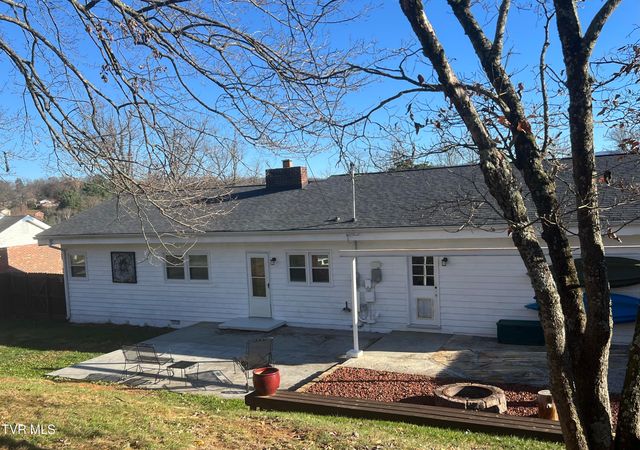 105 Lowry Lane, Bristol, TN 37620