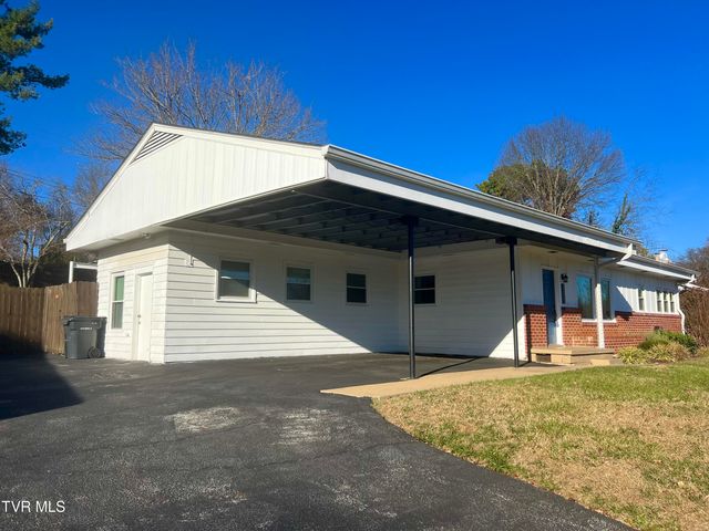 105 Lowry Lane, Bristol, TN 37620