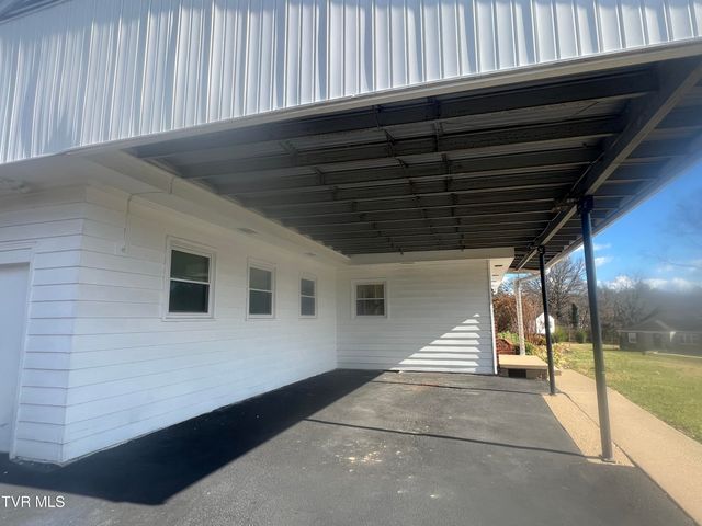 105 Lowry Lane, Bristol, TN 37620