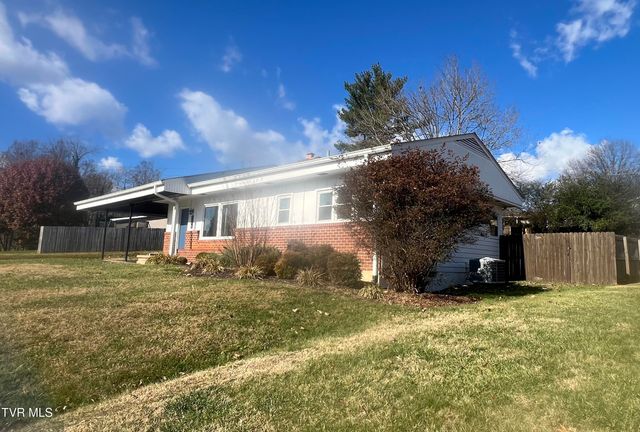 105 Lowry Lane, Bristol, TN 37620