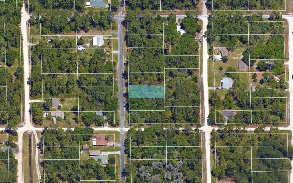 Image 3 of property listing at 2235 8TH AVENUE, Deland, FL 32724