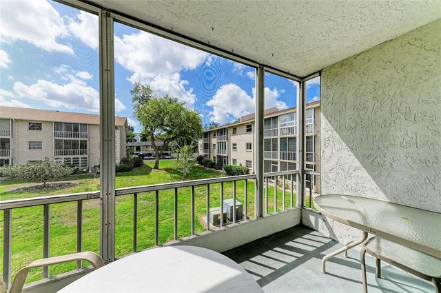 3983 MACEACHEN BOULEVARD 424, Sarasota, FL 34233