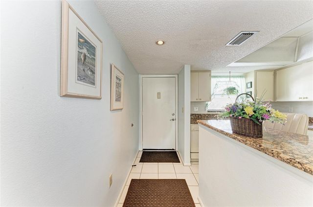 3983 MACEACHEN BOULEVARD 424, Sarasota, FL 34233