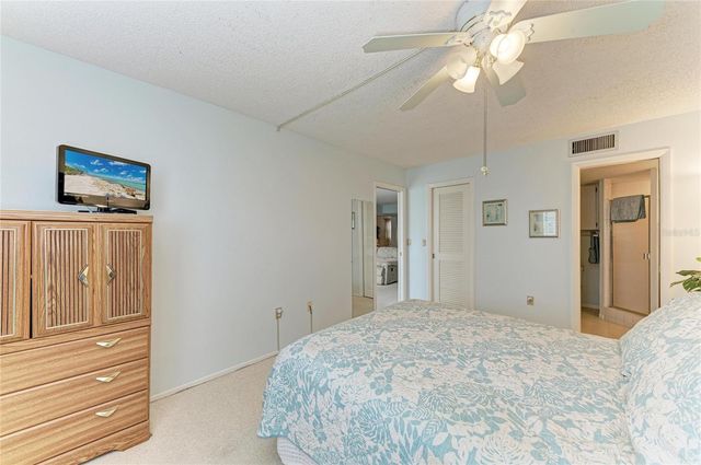 3983 MACEACHEN BOULEVARD 424, Sarasota, FL 34233