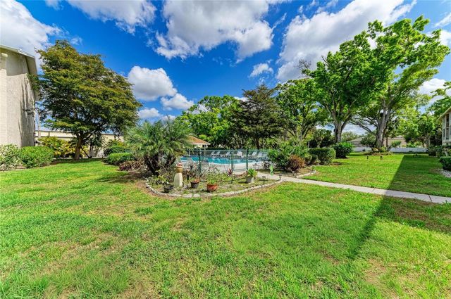 3983 MACEACHEN BOULEVARD 424, Sarasota, FL 34233