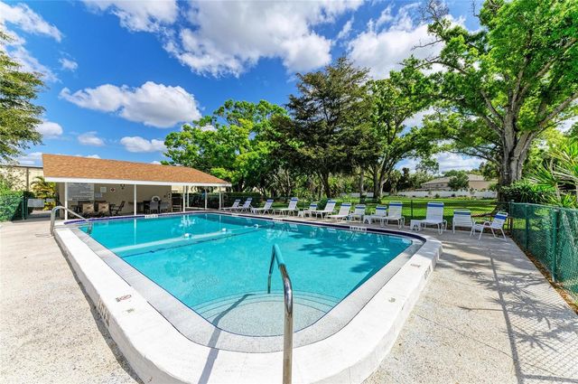 3983 MACEACHEN BOULEVARD 424, Sarasota, FL 34233