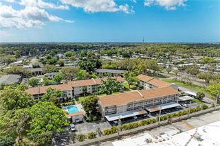 3983 MACEACHEN BOULEVARD 424, Sarasota, FL 34233