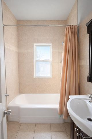 7268 Dodge Avenue, Warren, MI 48091