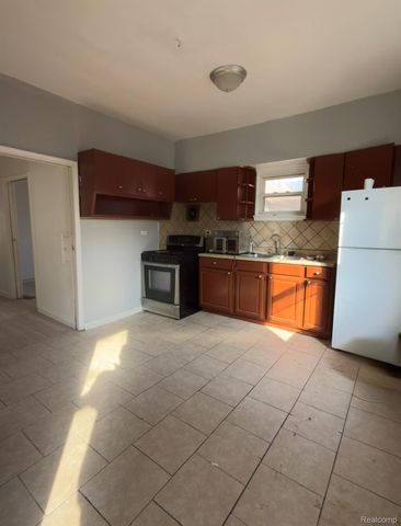 7268 Dodge Avenue, Warren, MI 48091