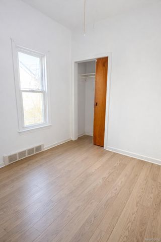 7268 Dodge Avenue, Warren, MI 48091