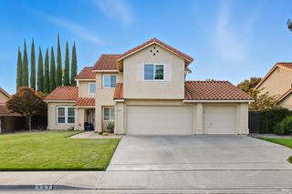 927 Arbor Oaks Dr, Vacaville, CA 95687