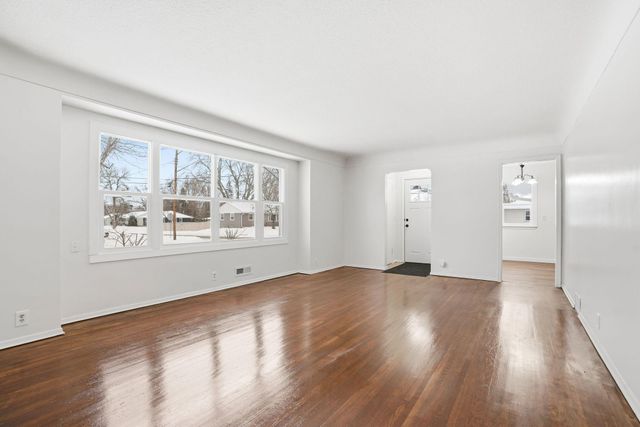 20685 Holiday Avenue, Lakeville, MN 55044