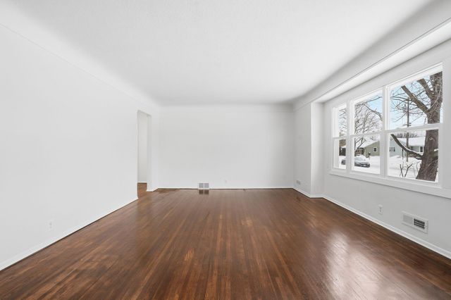 20685 Holiday Avenue, Lakeville, MN 55044