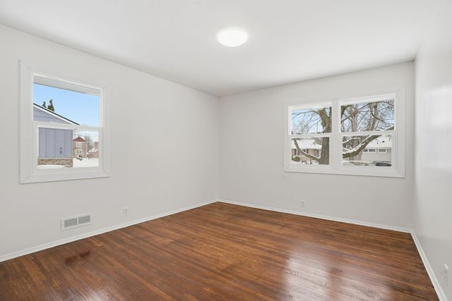 20685 Holiday Avenue, Lakeville, MN 55044