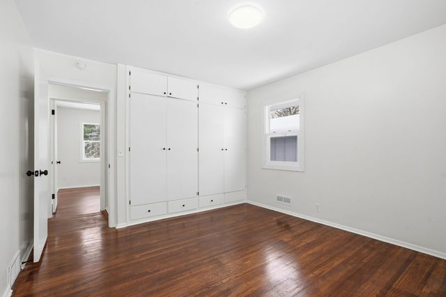 20685 Holiday Avenue, Lakeville, MN 55044