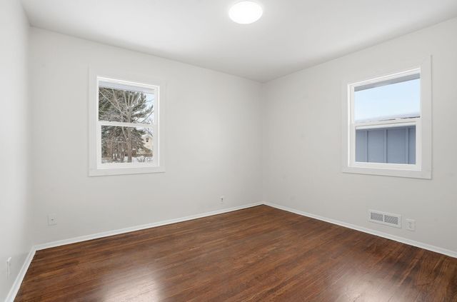 20685 Holiday Avenue, Lakeville, MN 55044