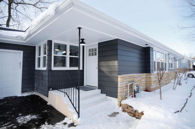 20685 Holiday Avenue, Lakeville, MN 55044