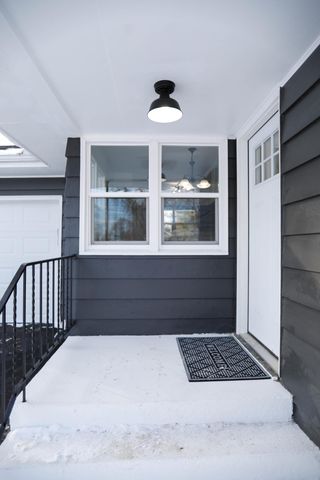 20685 Holiday Avenue, Lakeville, MN 55044