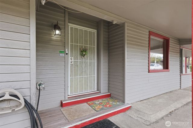 6323 100th Street SW, Lakewood, WA 98499