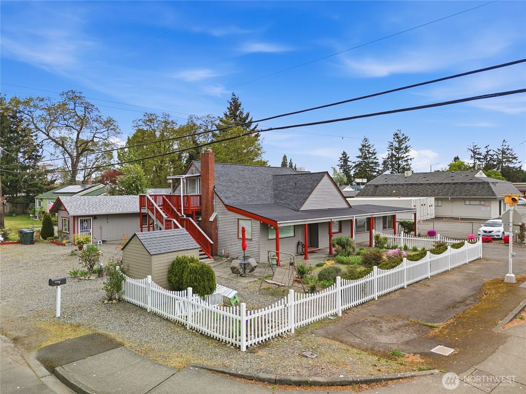 6323 100th Street SW, Lakewood, WA 98499
