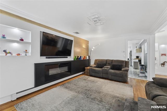 52 Hillside Avenue B, Tenafly, NJ 07670