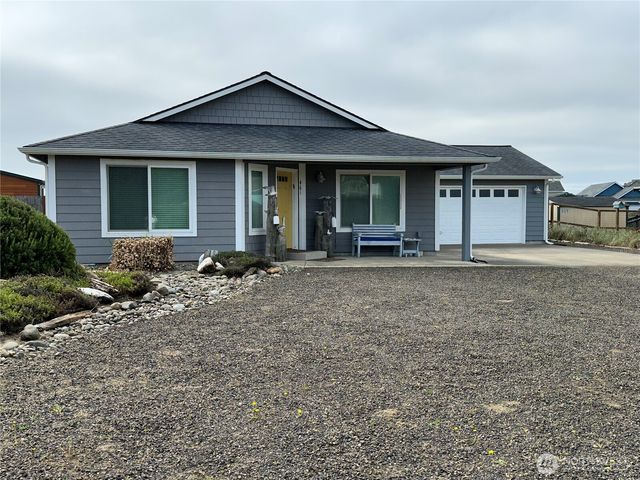 461 S Portal Loop SW, Ocean Shores, WA 98569