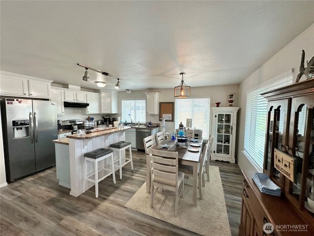 461 S Portal Loop SW, Ocean Shores, WA 98569