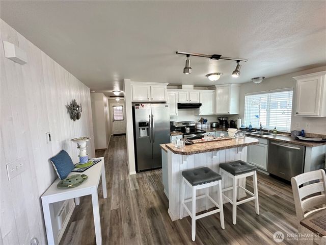 461 S Portal Loop SW, Ocean Shores, WA 98569