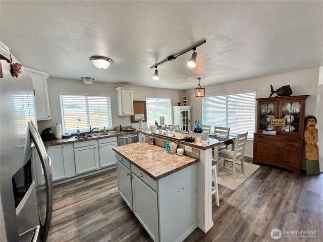 461 S Portal Loop SW, Ocean Shores, WA 98569