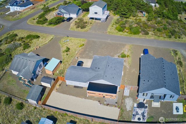 461 S Portal Loop SW, Ocean Shores, WA 98569
