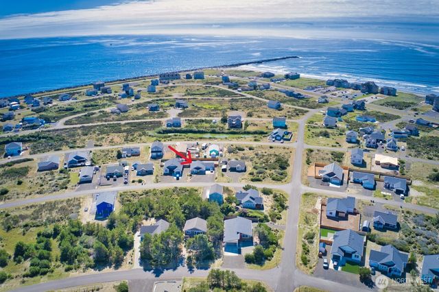 461 S Portal Loop SW, Ocean Shores, WA 98569