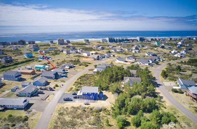 461 S Portal Loop SW, Ocean Shores, WA 98569