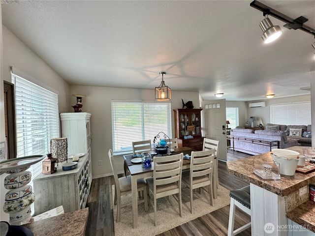 461 S Portal Loop SW, Ocean Shores, WA 98569