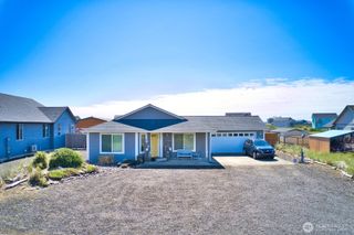 461 S Portal Loop SW, Ocean Shores, WA 98569