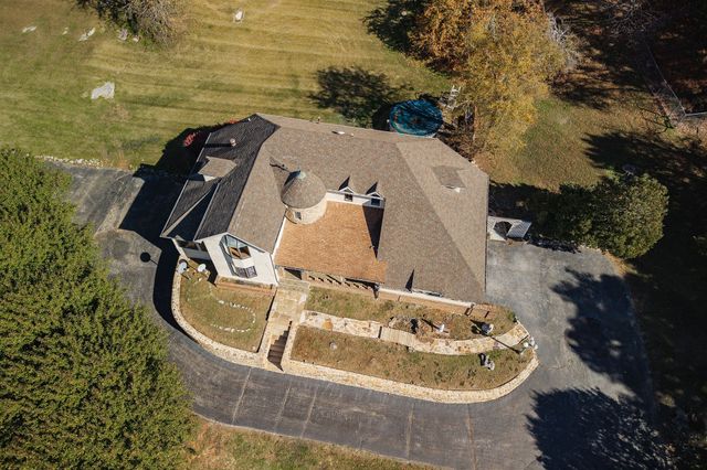 3300 Roberts Matthews Hwy, Sparta, TN 38583